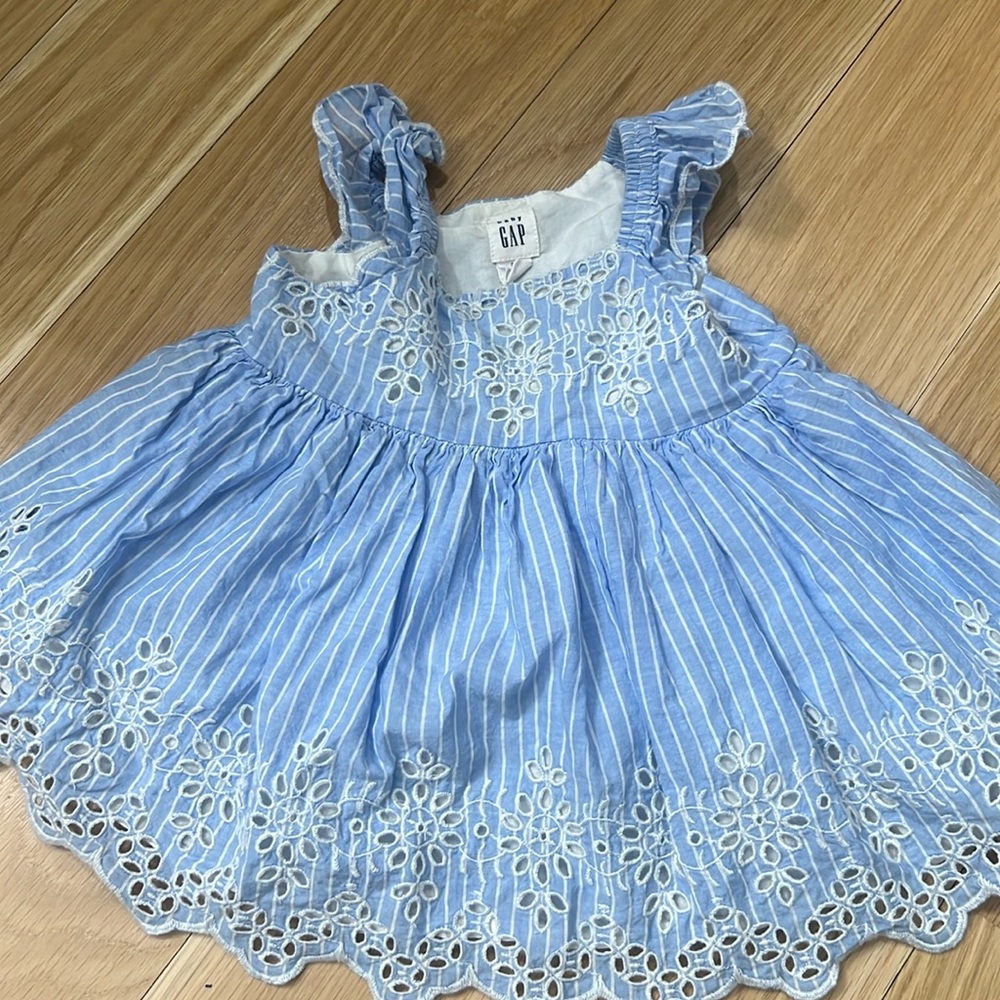 Baby gap short sleeve light blue and white dress size 3-6months